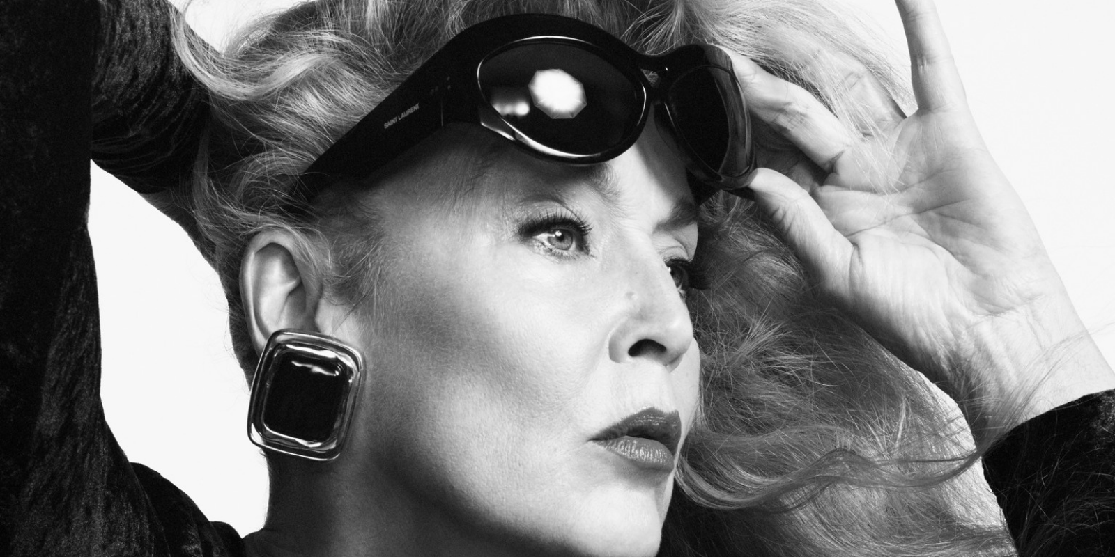 White Shirt 2021 12 06T094912.684