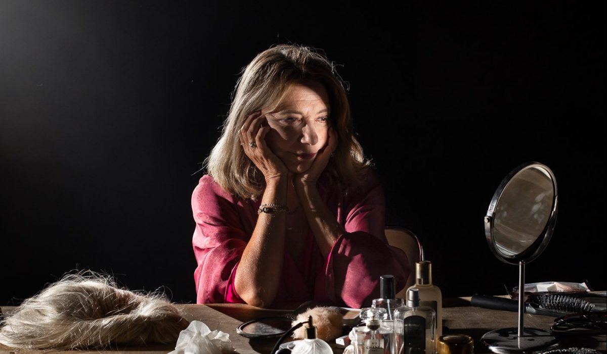 Exi Monoprakta Afieroma Sthn Ellh Lambeti Sto Megaro Main