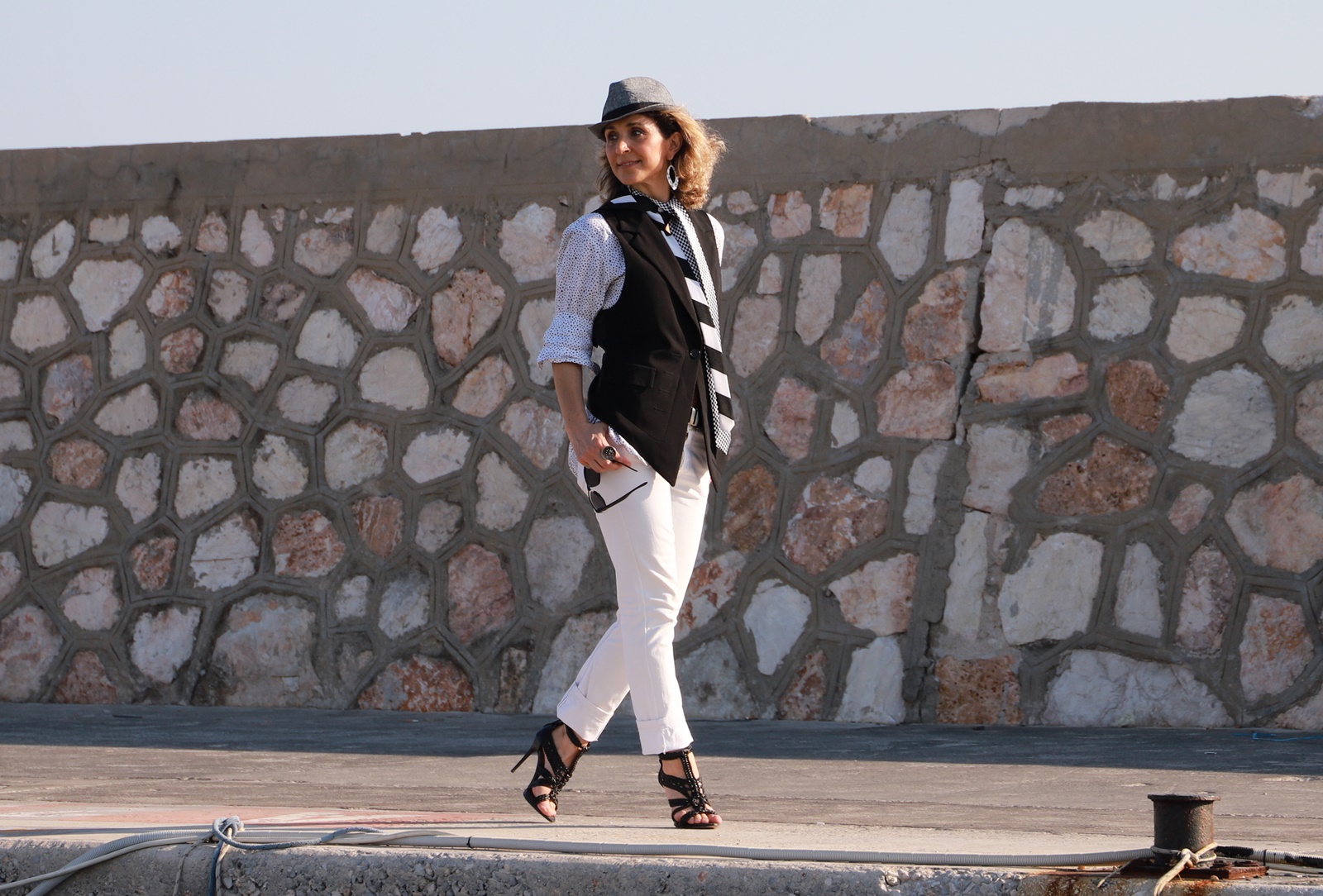 Pos Forane Oi Italides To Mavro Sakaki Main